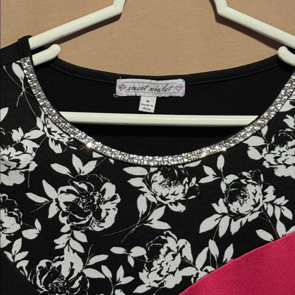 Sweet Violet Floral Black and Pink Women's Top - Picture 2 of 6